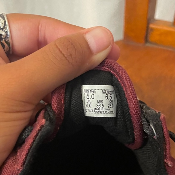 Vans - Picture 3 of 3